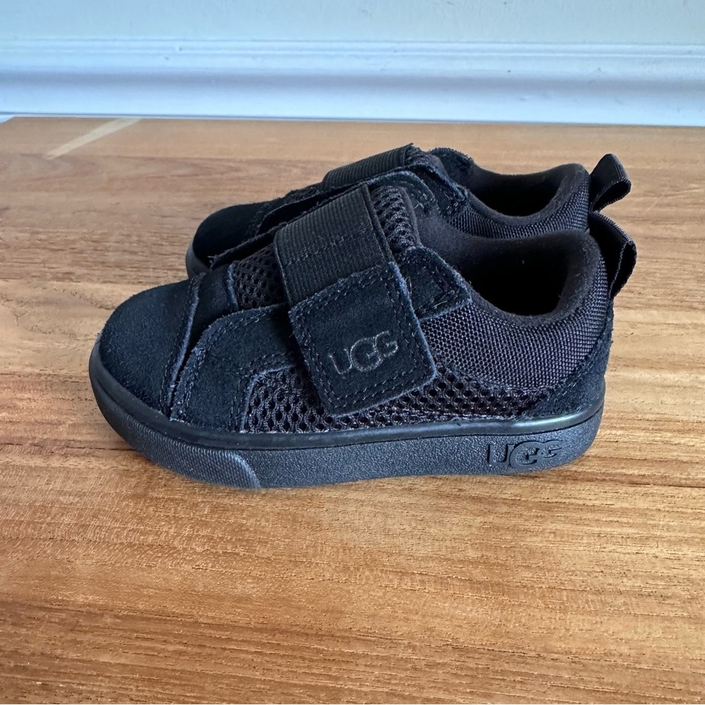 UGG Rennon Low Black Suede Kids Toddler Boy Girl Sneakers Size 6 - Picture 4 of 9